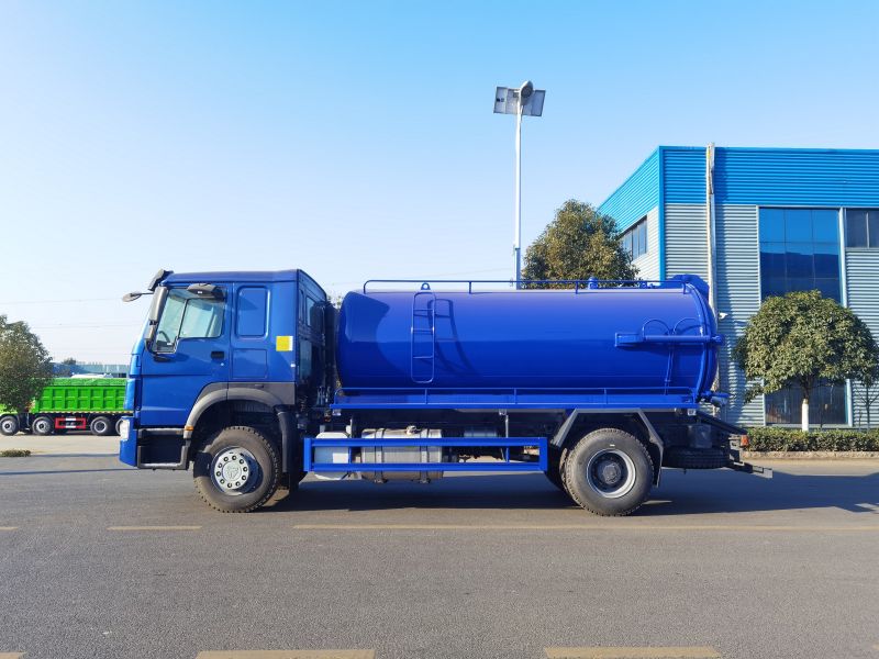 5000 Liters High Quality Sewage Suction Truck Sanitation Truck