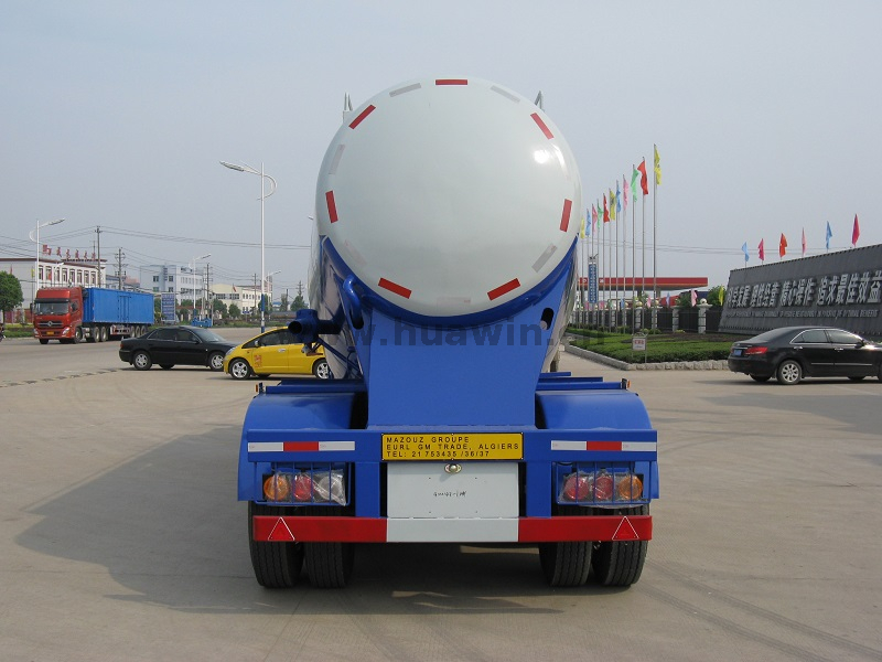 SINOTRUK 3 Axles 33CBM Bulk Cement Tanker Trailer