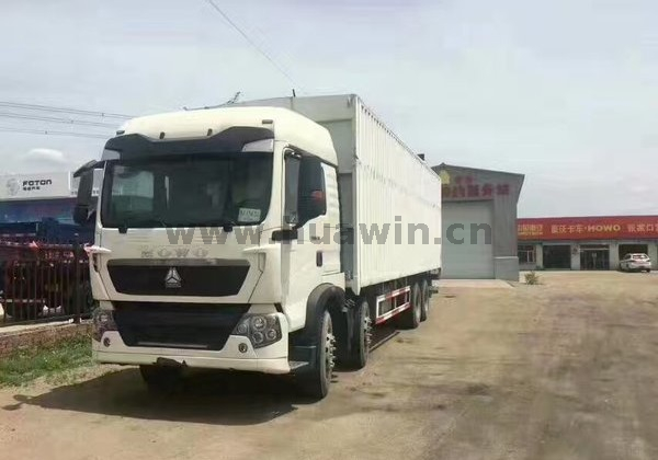 SINOTRUK T5G 8X4 Aluminum Wing Open Van Truck