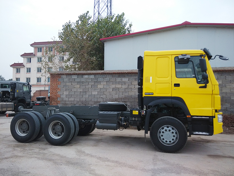 SINOTRUK HOWO 6x4 Tractor Truck