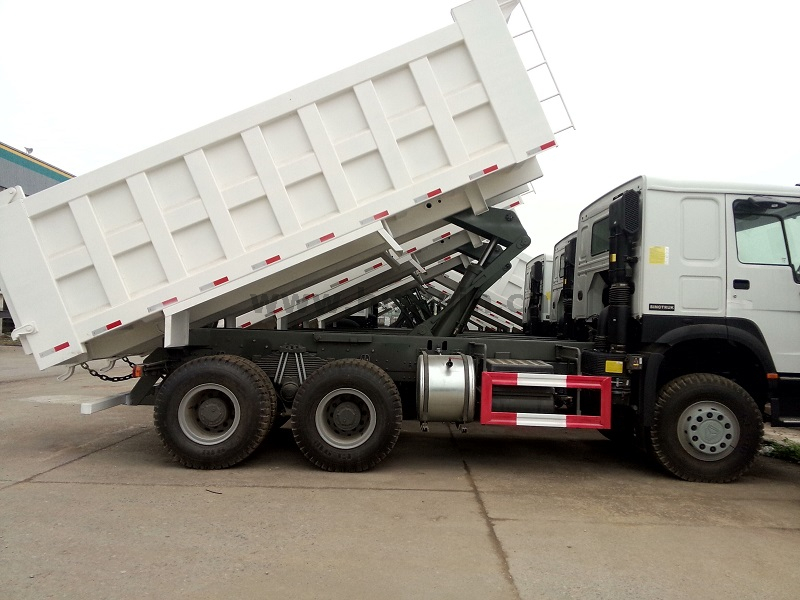 SINOTRUK HOWO 6X4 10 Wheels Middle Tipping Truck